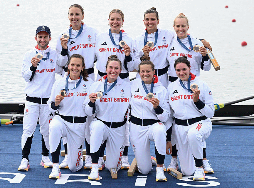 Team GB W8+ with bzone medals